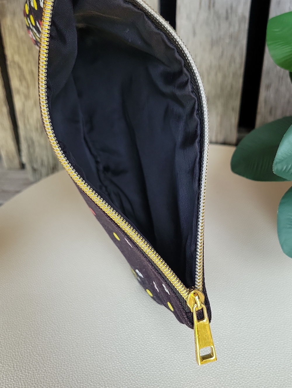 Marc Jacobs - 3 Adjustable Gold Tone Braided Bracelets & Black Floral Dot Pouch - Picture 5 of 5